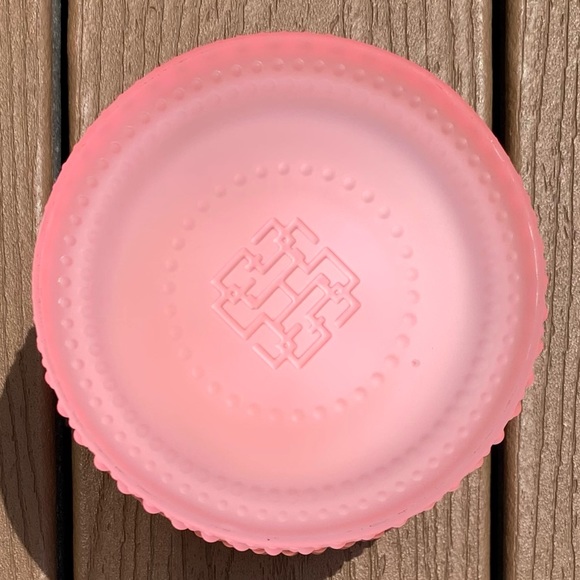 ๐ PINK CHERRY BLOSSOM BEIGNET HARRY SLATKIN HOMEWORX 4 WICK 18oz CANDLE NWTS!!! - Picture 3 of 5